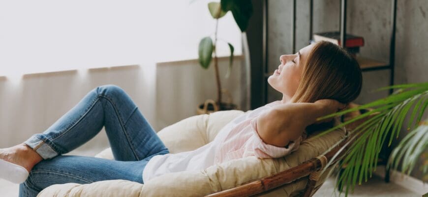 Side,Profile,Back,View,Calm,Blonde,Young,Woman,Wearing,Casual